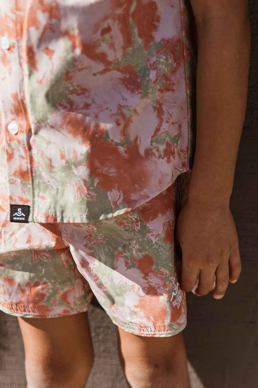 Sea Abyss Button Up Shirt / KIDS / Granite